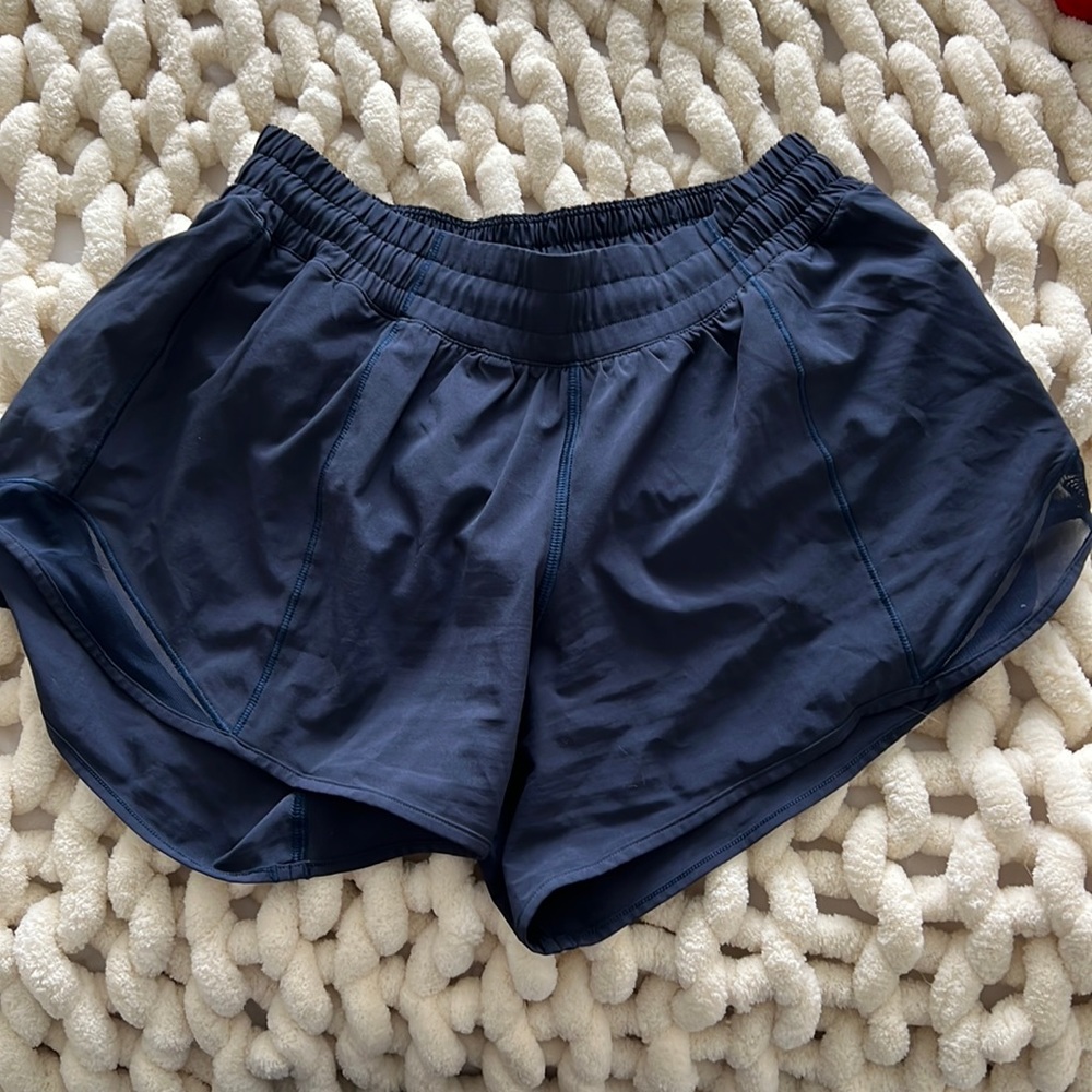 Navy hotty hot short